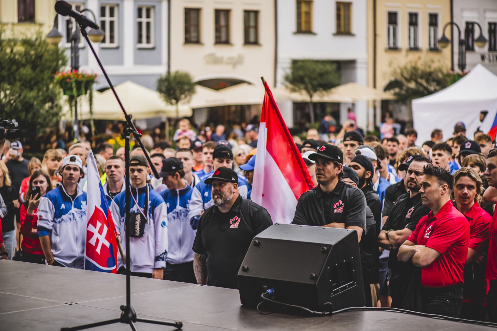 Otvárací ceremoniál Majstrovstiev sveta v hokejbale juniorov – kapela POLEMIC